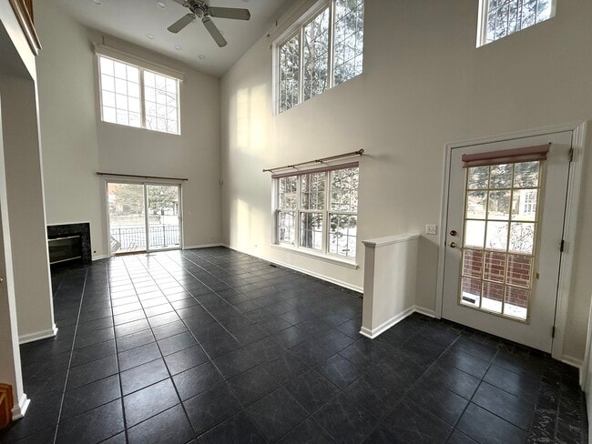 Building Photo - 362 Town Pl Cir