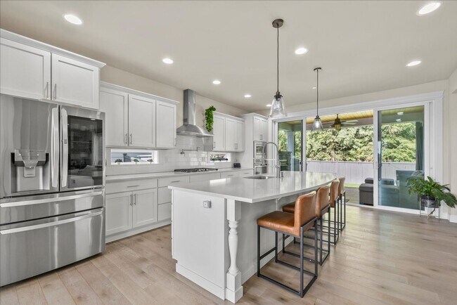 Building Photo - Luxury Living at Sagebrook