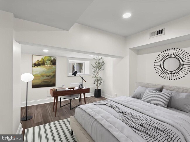 Building Photo - 404 N Robinson St