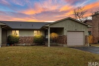 Building Photo - 920 Pleasant St