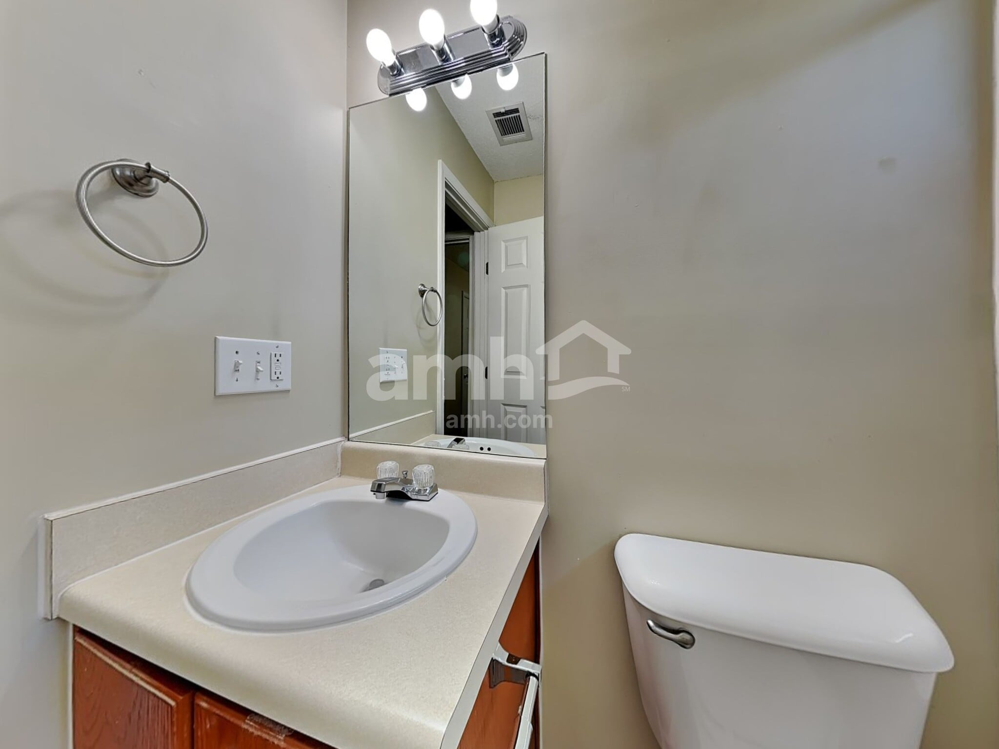 Building Photo - 11 Mills Run Ct