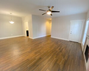 Building Photo - 9707 Richmond Ave