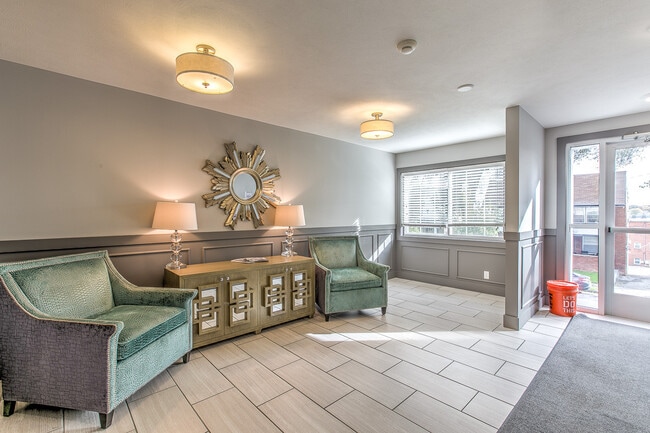 Interior Photo - The Bristol
