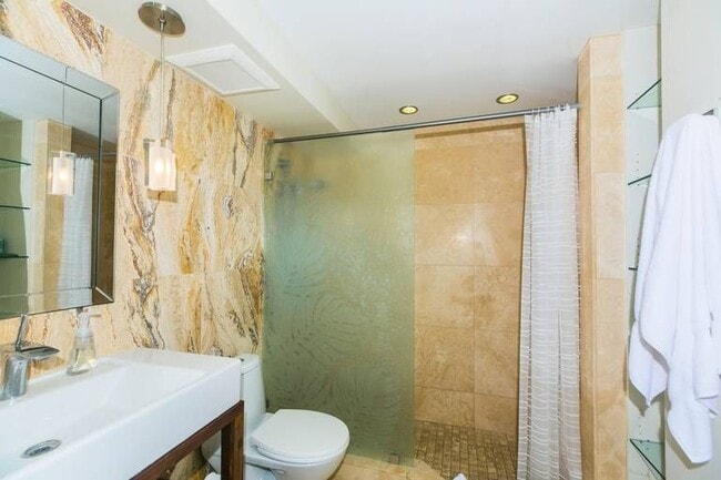 Building Photo - 1765 Ala Moana Blvd