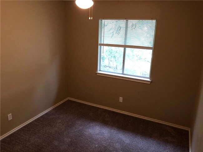 Building Photo - 8102 Willet Trail