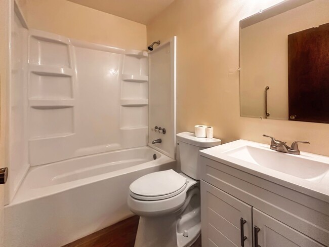 Building Photo - 4830 Norfolk Cir