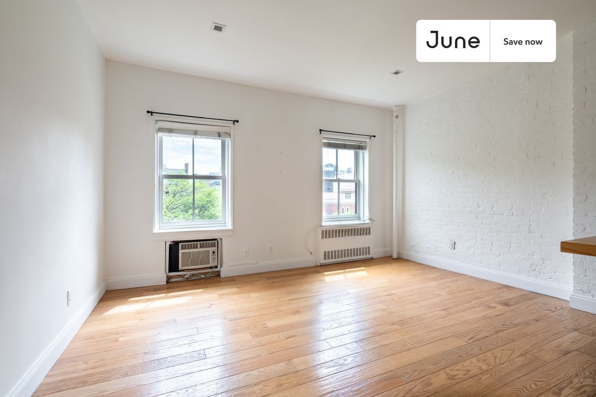 Building Photo - 491 W 22nd St