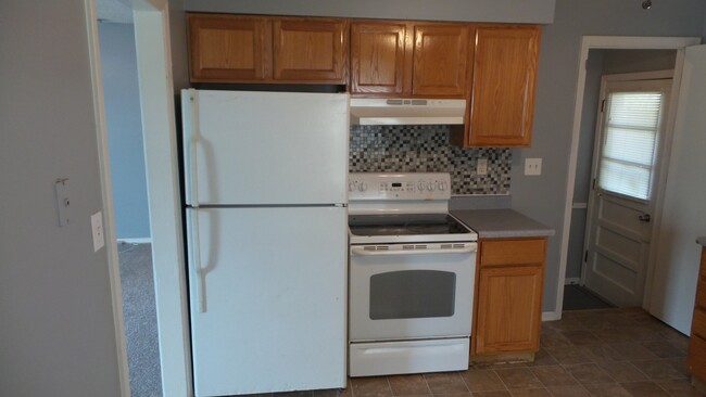 Building Photo - AVAILABLE! Beautiful 3 Bedroom Home in Nor...