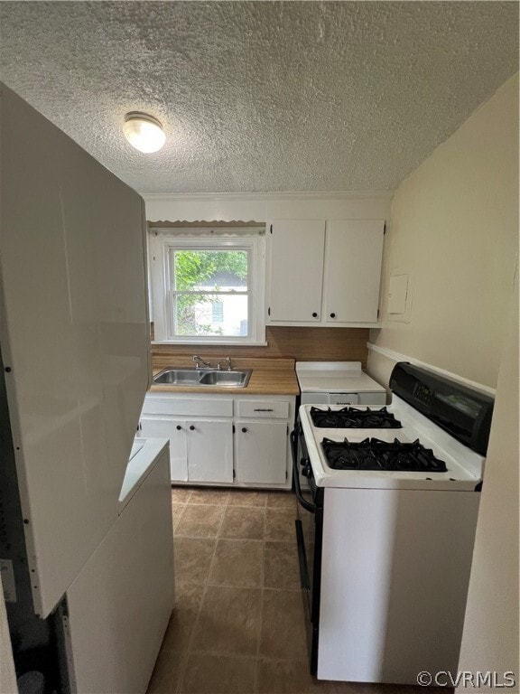 Building Photo - 310 S Mesa Dr