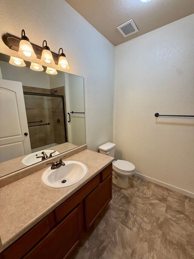 Building Photo - Fantastic 2 Bedroom, 2 Bath Ground Level Condo With Detached Garage in Loveland, Colorado