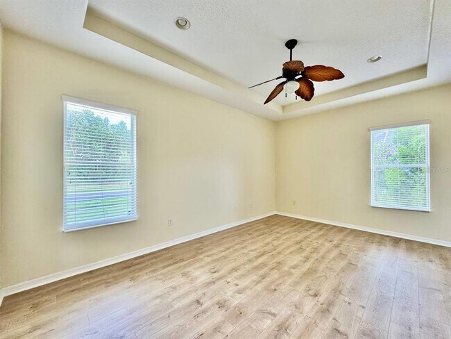 Building Photo - 3989 Windcrest Dr