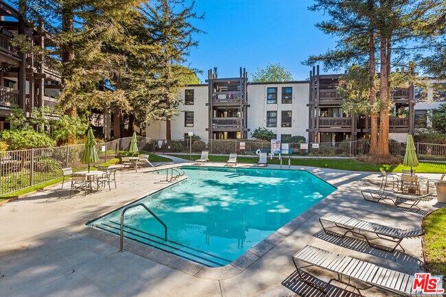 Building Photo - 7742 Redlands St