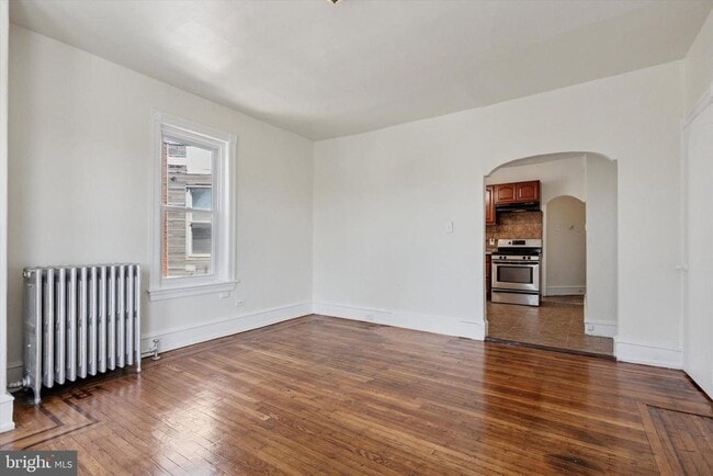 Building Photo - 903 W Duncannon Ave