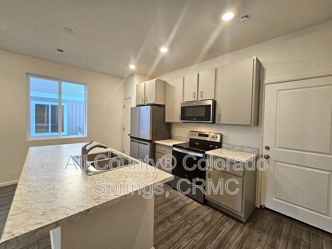 Building Photo - 9256 Lytle Grv