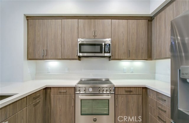 Building Photo - 225 Elm Ave