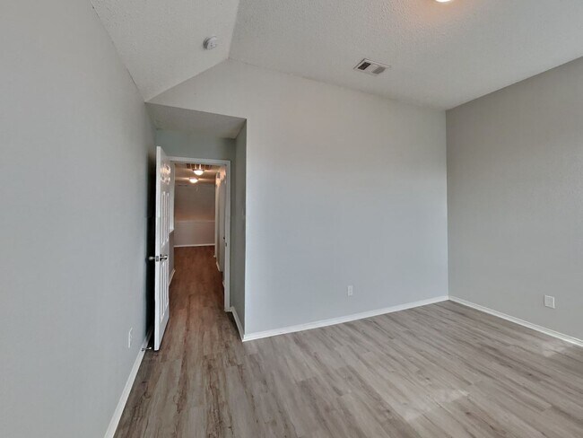 Building Photo - Beautiful 4BR Home in Denton with Fireplace, Fenced Yard & Garage