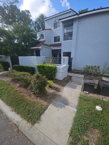 Building Photo - 4702 Capri Pl