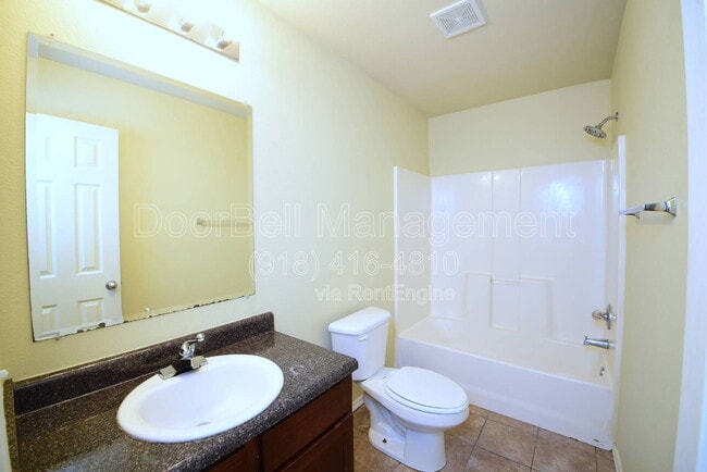 Building Photo - 5712 N 34th St