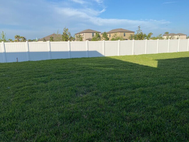 Building Photo - 7504 Samuel Ivy Dr