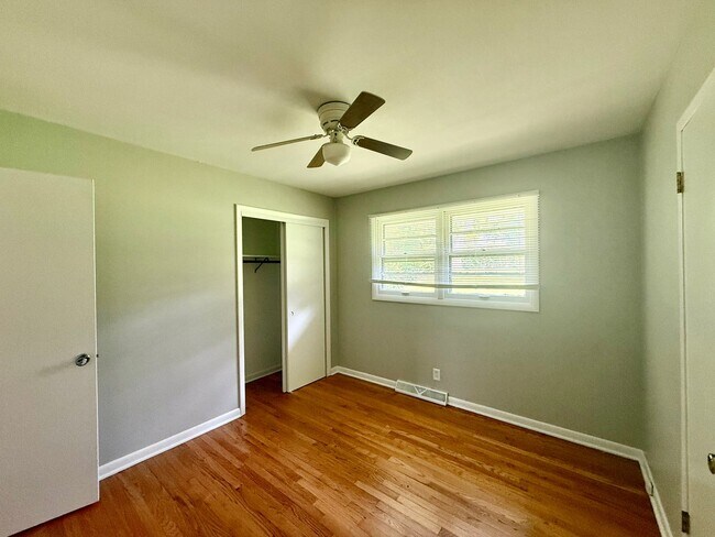 Building Photo - 209 Flintridge Dr