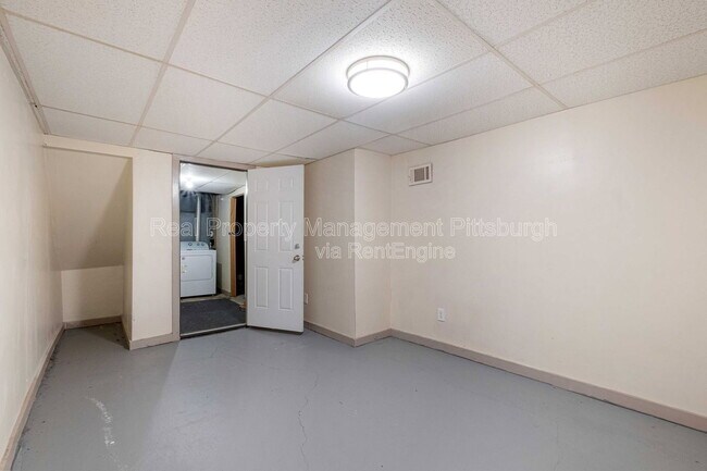 Building Photo - 31 Miltenberger St