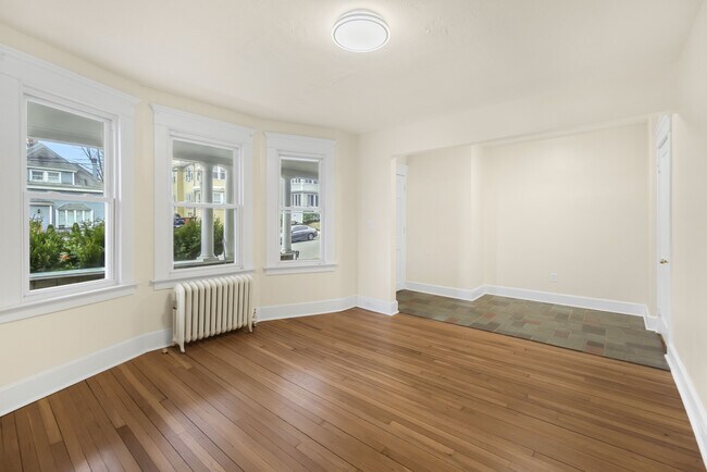 Building Photo - 55 Fairfield St