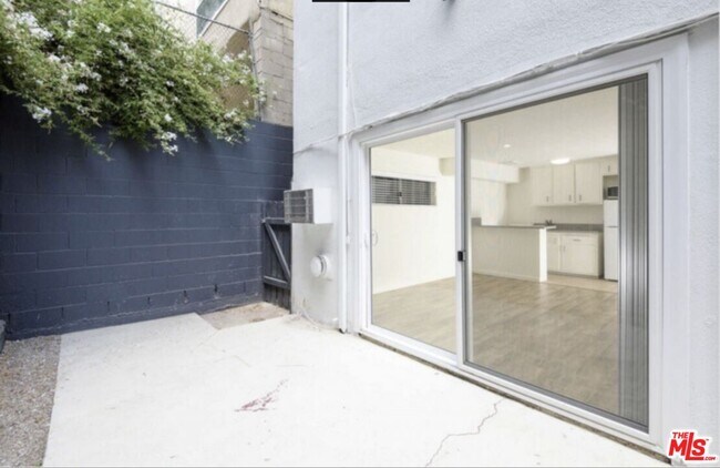 Building Photo - 1261 Laurel Ave