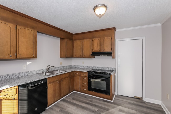 Building Photo - 5117 Chestnut Lake Dr