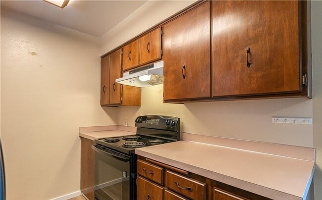 Building Photo - Beautiful 1 bed/1 bath condo, located clos...