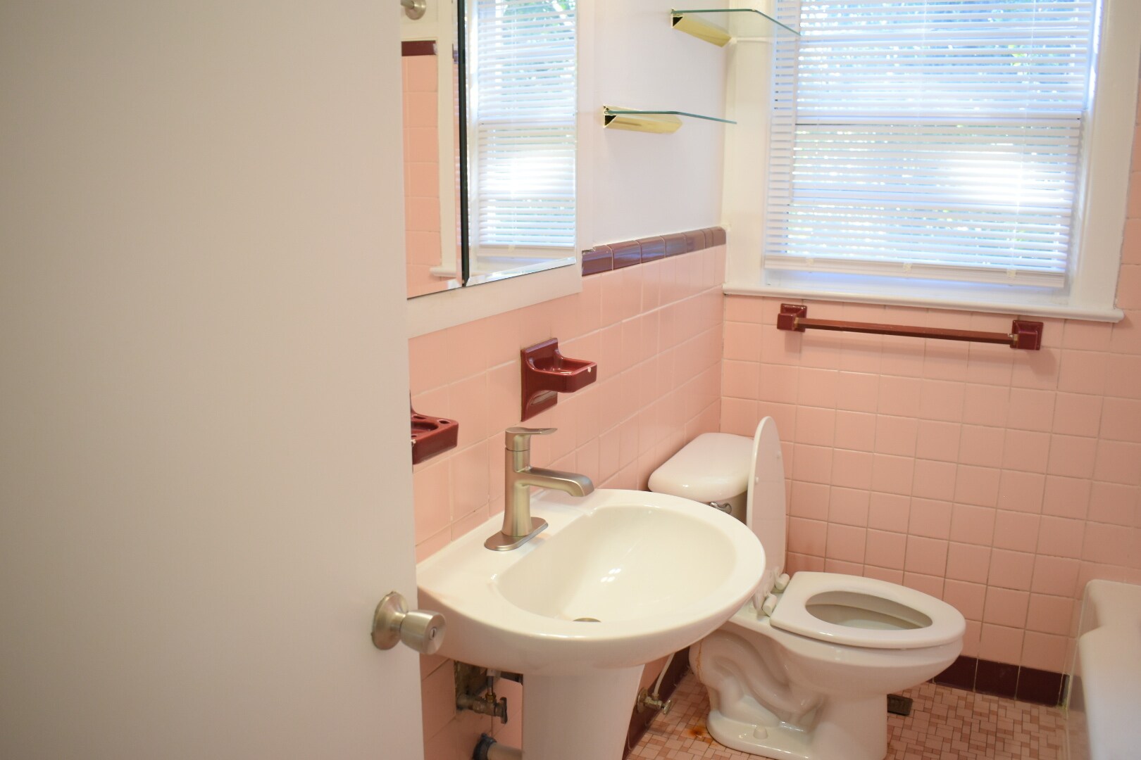 Building Photo - 2103 Pender Ave