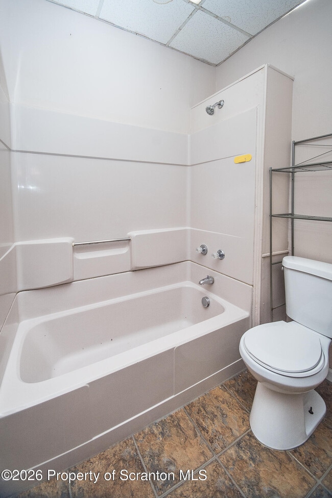 Building Photo - 1827-1829 Main St