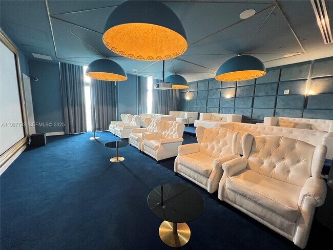 Building Photo - 2000 Metropica Wy