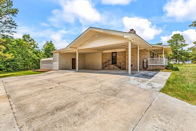 Building Photo - 1354 Rogers Rd