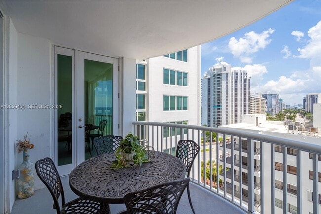 Building Photo - 5401 Collins Ave