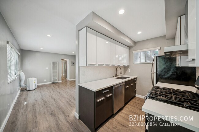 Primary Photo - 252 S New Hampshire Ave