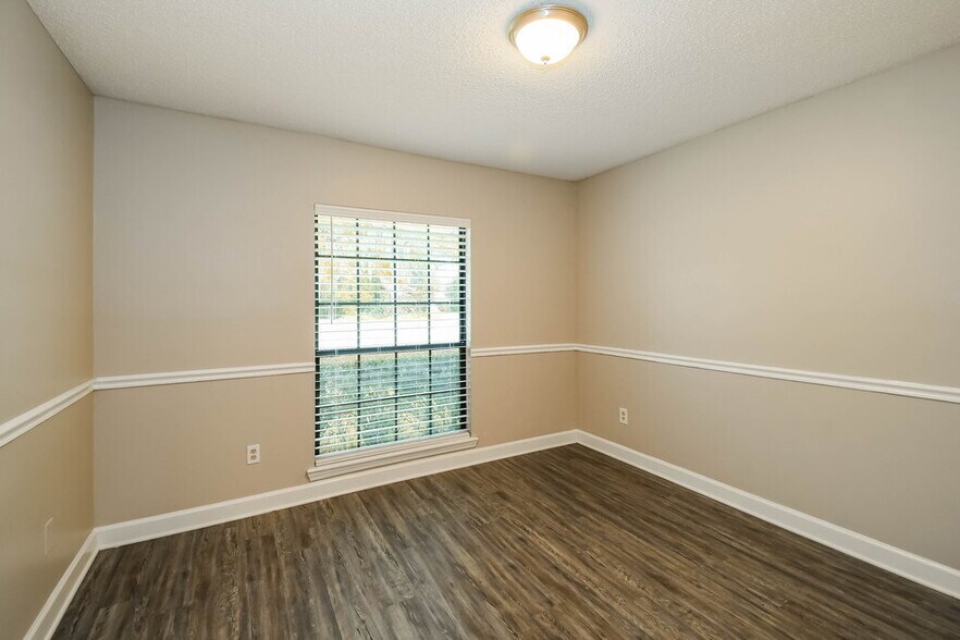 Building Photo - 2877 Tuscarora Tr