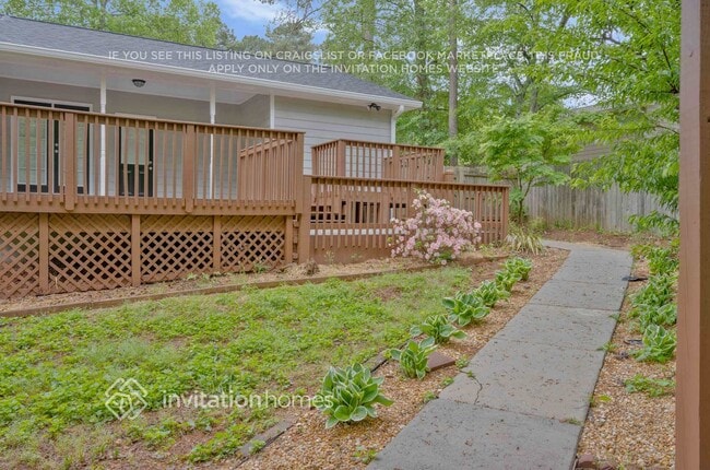 Building Photo - 468 Summerville Dr NW