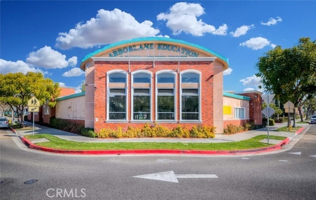 Building Photo - 2055 Northam Dr