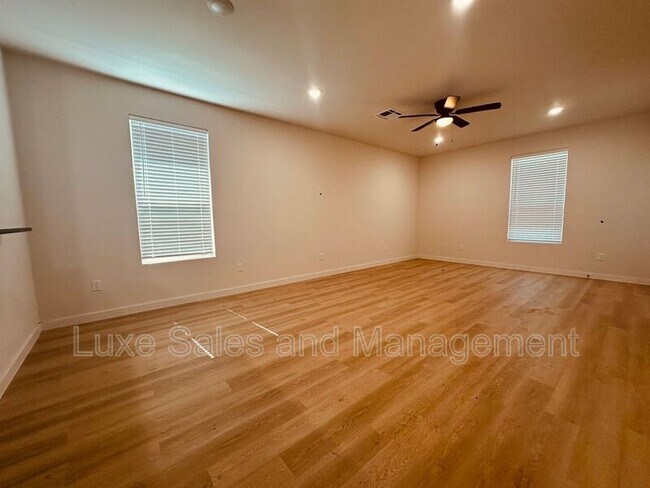 Building Photo - 8229 NW 163rd Ter