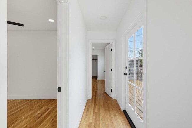 Building Photo - 4525 Saratoga Ave