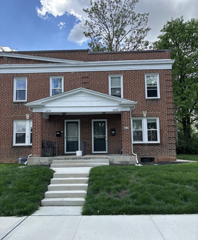 Building Photo - Thornwood Place 1253-1259