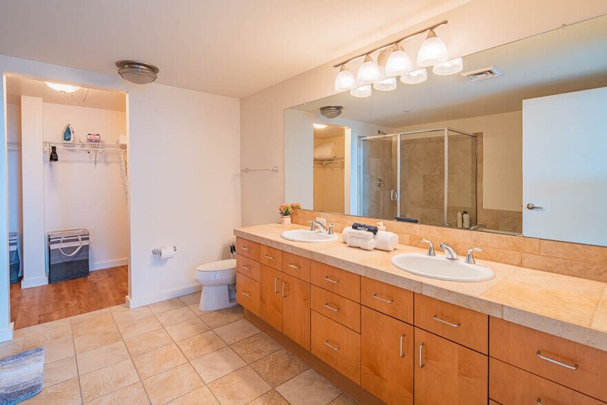 Building Photo - 44 W Monroe St