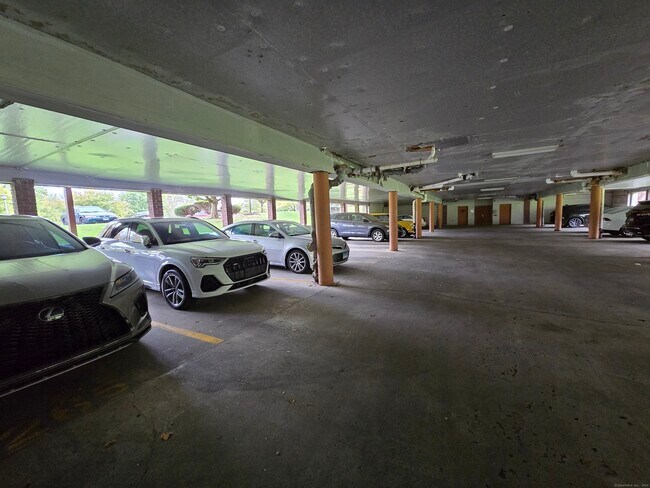 Building Photo - 1209 Cromwell Hills Dr