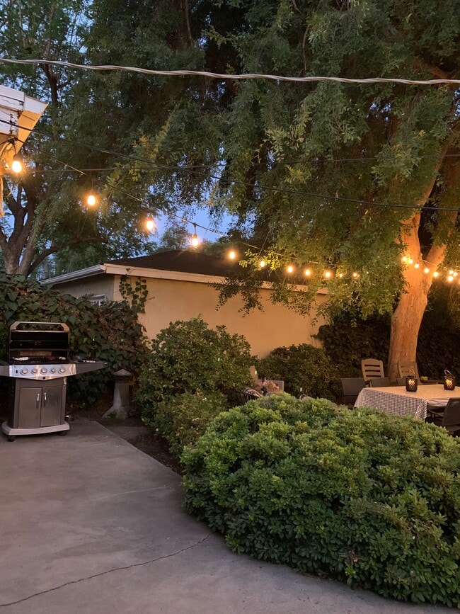 BBQ included - 14340 Hatteras St