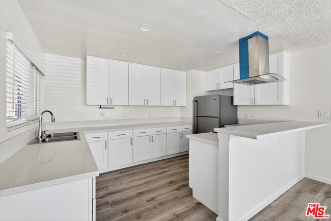 Building Photo - 425 W Regent St