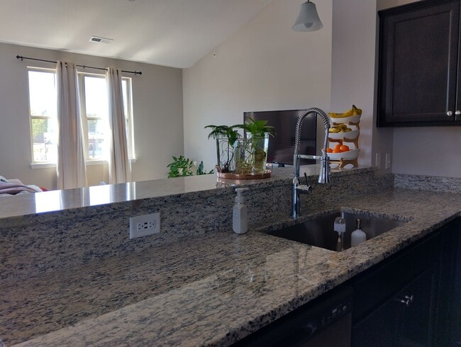 Building Photo - Spacious 2bd/2ba in The Villages at Bartle...