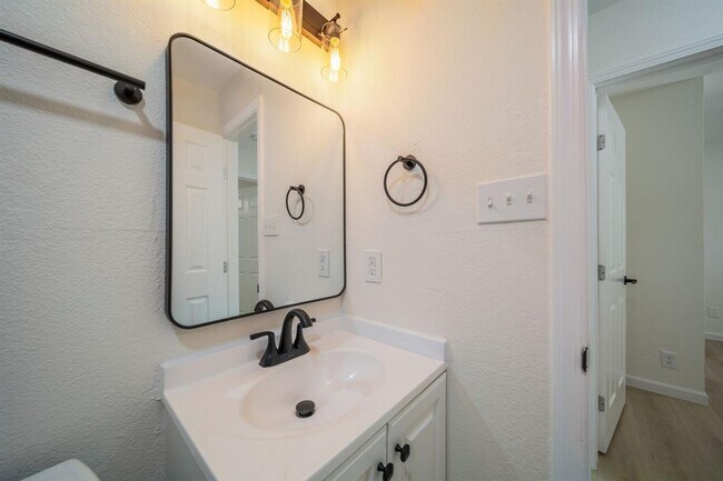 Building Photo - 5005 Cape Verde Cove