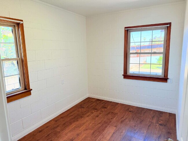 Building Photo - Beautifully Remodeled 4 Bed / 2.5 Bath Home for Rent – National City (ADA Friendly)