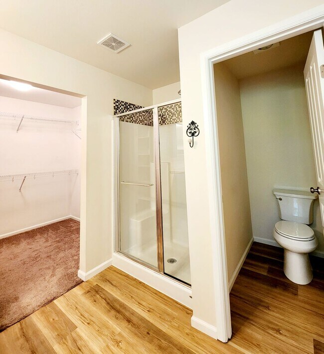 Building Photo - Prime Amber Skyline Home for Lease: Comfort and Convenience Await