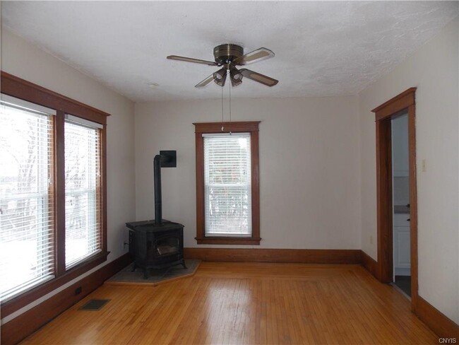 Building Photo - Village of Carthage 4 Bedroom / 2 Bath Rental available for immediate occupancy.